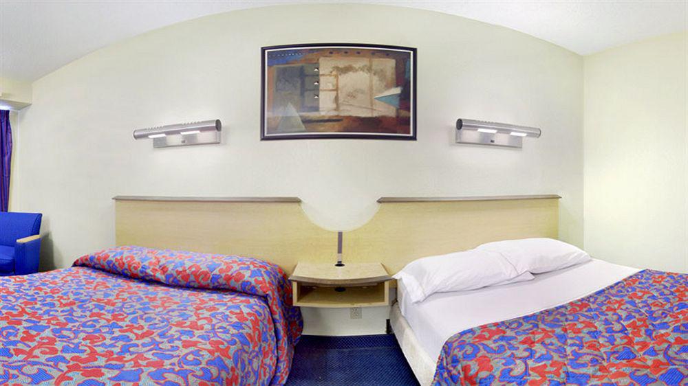 Red Roof Inn Tampa - Brandon Esterno foto